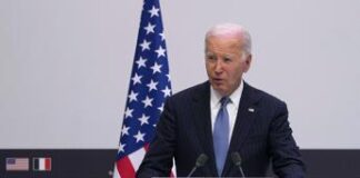 Ucraina, Biden a Parigi: “Putin non si fermerà, tutta l’Europa è minacciata”