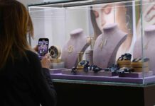 Vicenzaoro September, il presidente della Provincia Nardin fa visita agli artigiani Il presidente della provincia Andrea Nardin a Vicenzaoro September vicenza oro 2024