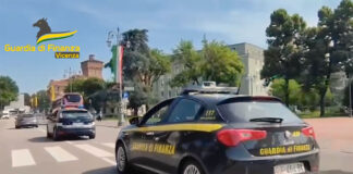 Arresti a Vicenza, in un appartamento a San Pio X un market della droga. Operazione della Guardia di Finanza e della Polizia Locale arresti droga vicenza