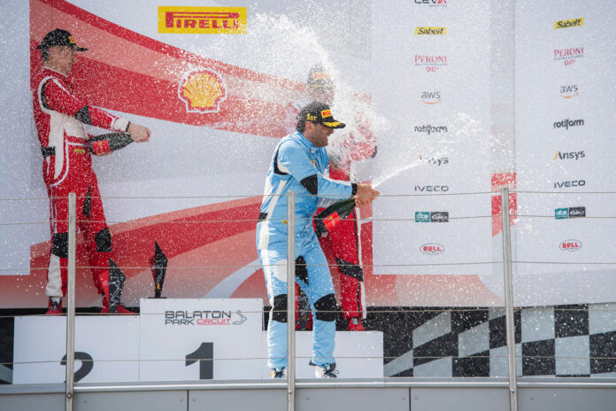 pilota greco Zois Skrimpias Ferrari Challenge Europe