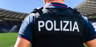 Al secondo gol del Vicenza invade il campo e cerca di rubare una bandiera: arrestato ex capo ultras irpino   Vicenza Calcio, arrestato tifoso irpino invasore di campo