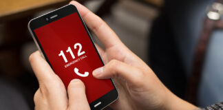 “Mia moglie ha un coltello puntato alla gola”, la telefonata al 112