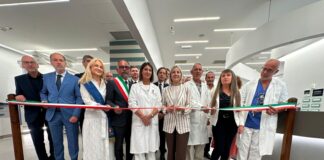 Doppia inaugurazione al San Bortolo di Vicenza: il nuovo Centro Trapianti e la nuova Terapia Intensiva Post Operatoria Il taglio del nastro del nuovo centro trapianti