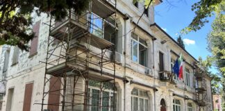 Al mercato dei “Ferrovieri” Possamai annuncia assestamento di bilancio con investimenti per centro civico di Via Vaccari. Il futuro di strada S. Agostino Centro civico di via Vaccari nel quartiere Ferrovieri