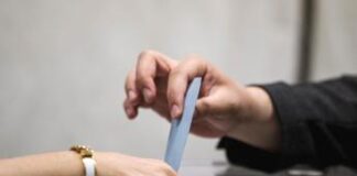 Elezioni Francia, oggi il secondo turno: oltre 200 candidati ritirati per fermare Le Pen