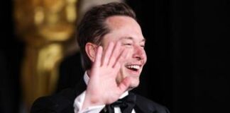 Elon Musk pronto a donare 45 milioni di dollari al mese a gruppo di sostegno Trump
