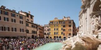 Fontana di Trevi a numero chiuso? L’ipotesi per tutelare il monumento
