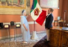 Attraversare il mare a Vicenza, Gigliola Zecchin presenta dall’Argentina il romanzo della memoria e dell’emigrazione gigliola Zecchina e Giacomo possamai a Paazzo Trissino