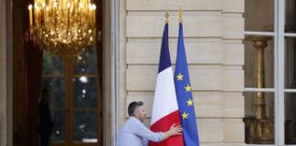Francia, Ue avanti con nomine: Le Pen avanza ma non sfonda