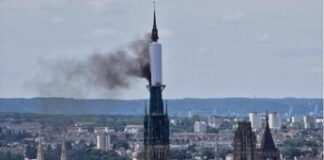 Francia, vasto incendio nella cattedrale di Rouen