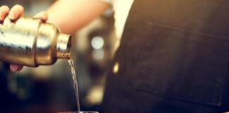 Il lavoro più richiesto senza laurea? E’ il global bartender