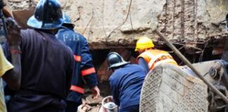 India, crolla edificio di 5 piani: sette morti e persone sotto le macerie