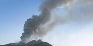 L’Etna si placa, oggi tregua dopo la fontana di lava dal cratere Voragine