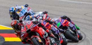 MotoGp Germania, Bagnaia trionfa davanti ai fratelli Marquez. Cade Martin