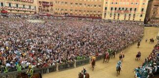 Palio di Siena, oggi secondo tentativo: ieri corsa annullata per pioggia