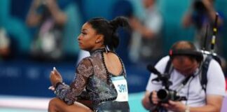 Parigi 2024, tutti gli occhi per Simone Biles: anche Tom Cruise col fiato sospeso