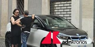Renato Zero vince su tutti: a 73 anni è suo il look estivo più stiloso