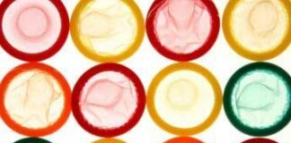Sesso, boom di infezioni tra i giovani, Bassetti ‘condom gratis agli under 20’