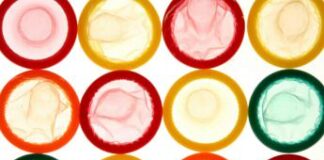 Sesso, meno di 1 giovane su 2 usa condom
