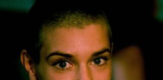 Sinéad O’Connor è morta per una malattia polmonare e per asma: escluso suicidio e overdose