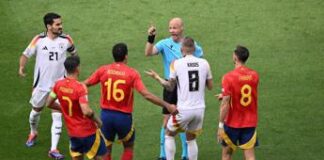 Spagna-Germania 2-1, arbitro Taylor nega rigore: bis dopo Roma-Siviglia – Video