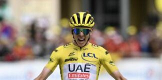 Tour de France, spettacolo Pogacar: attacca alla fine e vince in solitaria