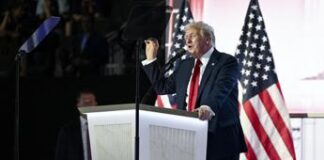 Trump e il piano sui migranti: “Lancerò più grande deportazione nella storia Usa”