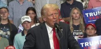 Trump, primo comizio dopo l’attentato e Biden nel mirino: “E’ stupido, democratici disperati”