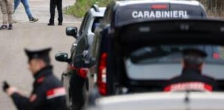 Ubriaco senza patente si schianta in auto contro il muro: morta figlia di 3 anni
