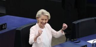 Von der Leyen rieletta grazie ai Verdi: 401 sì, Fratelli d’Italia vota contro: “Noi coerenti”