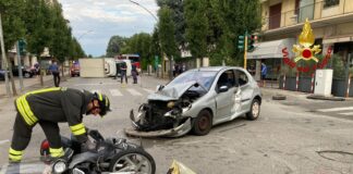 Bassano del Grappa, incidente stradale: tre feriti. Intervento dei vigili del fuoco incidente stradale bassano del grappa