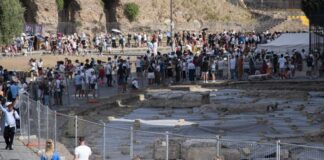 Caldo estremo non molla, allerta massima: oggi bollino rosso in 13 città caldo
