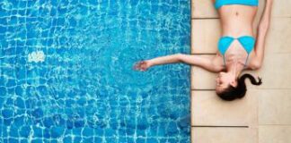 Abbronzatura a rischio se si va in piscina? Cosa dice il dermatologo