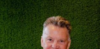 Calcio, Van Gaal da paziente oncologico a testimonial di prevenzione