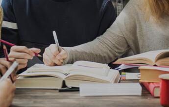 Borse di prossimità? Misura propagandistica e ricattatoria. La Rete degli Studenti Medi del Veneto contro la proposta del Presidente Stefani borse di prossimità per studenti veneti