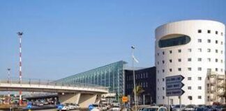Eruzione dell’Etna ed emissione cenere, chiusi due settori aeroporto Catania