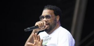 Fatman Scopp crolla sul palco, rapper muore a 56 anni
