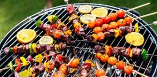 Ferragosto, picnic e grigliate tra rischi punture insetti e incubo caldo: i consigli