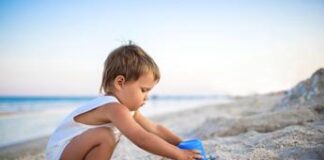 Fiaso, ‘bimbi sono vulnerabili e vanno protetti, no spiaggia in ore centrali’