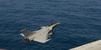 Francia, scontro tra due aerei militari: un pilota in salvo, due dispersi
