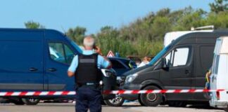 Francia, spari contro auto rapper: un morto e un ferito grave