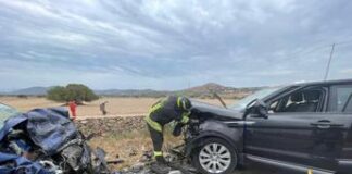 Incidente in Sardegna, frontale tra due auto sulla Olbia-Loiri: 1 morto