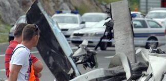 Incidente su A1, pullman contro guard-rail: un morto e 15 feriti
