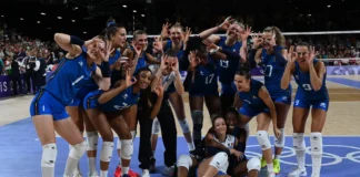 Parigi 2024, Italia-Turchia 3-0: azzurre volley in finale con ex biancorossa De Gennaro che “batte” marito Santarelli, anche lui ex Vicenza Italia volley femminile, in maglia bianca Monica De Gennaro - Foto Antonio Fraioli