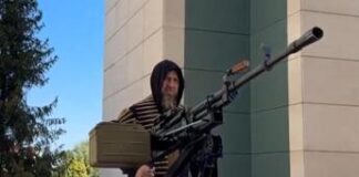 Ceceno Kadyrov usa i cybertruck Tesla di Musk in guerra: il video e le polemiche sull’imprenditore Usa alleato di Trump Kadyrov e il cybertruck: Regalo di Musk, lo usiamo in guerra