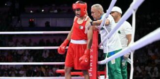 Parigi 2024, Khelif vince ancora: battuta Hamori. L’ungherese: “E’ un uomo”. Il Cio: “è una donna e ha diritto di partecipare ai Giochi” Amine Khelif