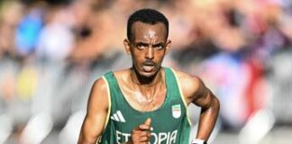 Parigi 2024, etiope Tola oro nella maratona maschile