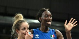 Parigi 2024, standing ovation per le azzurre della pallavolo. Meloni: “Straordinarie”