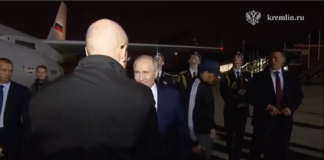 Russia, Putin accoglie gli ‘eroi’ liberati da Usa e Germania – Video Putin accoglie gli 'eroi' liberati da Usa e Germania