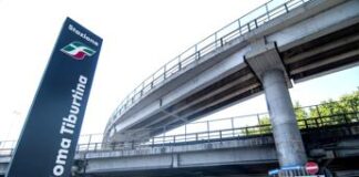 Roma, 23enne accoltellato al petto alla stazione Tiburtina